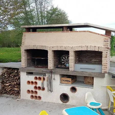 Campsite Emplacement Toile De Tente , Caravane Ou Car Beaufay
